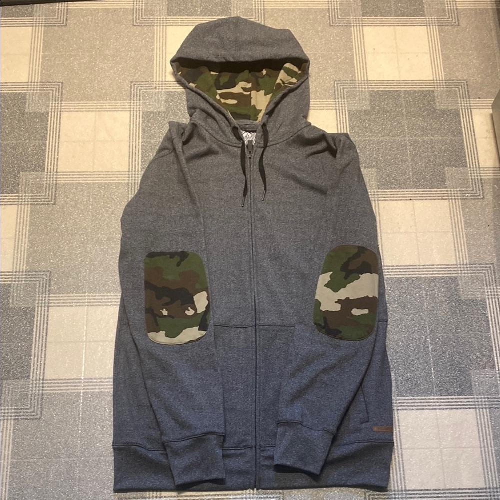 Like new Volcom Heather dark grey and camo accents Hoodie with Brown Logo Patch